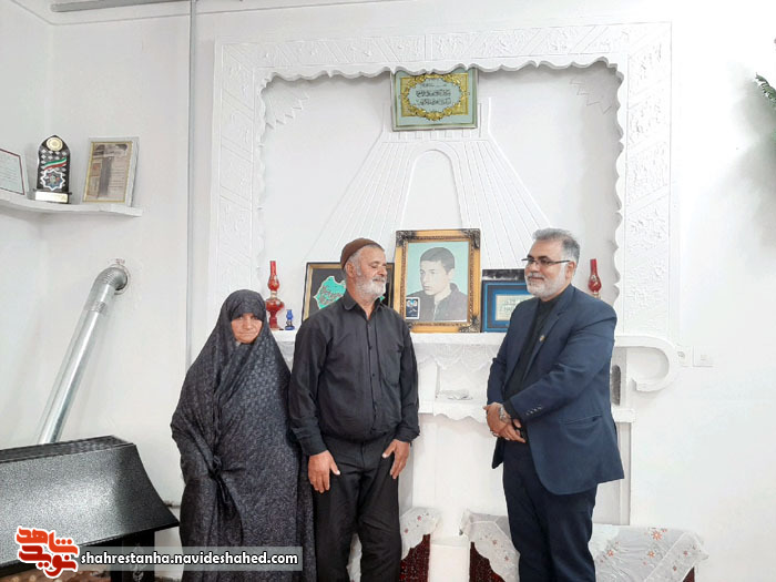 دیدار رئیس بنیاد شهید فیروزکوه با خانواده شهید 