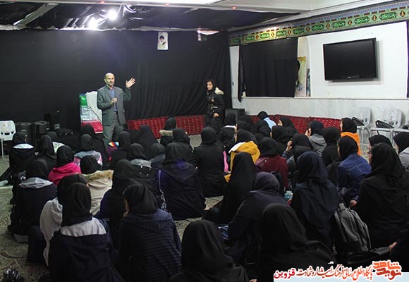 کلاس‌های آمادگی دفاعی در گلزار شهدای قزوین برگزار شد