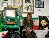 کلیپ/ نوازش محلی مادر شهید «سید اسماعیل حسینی چمازکتی» در حسینیه شهید