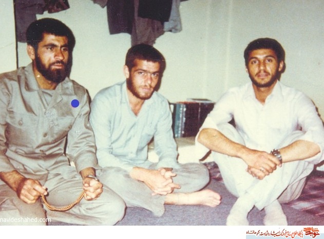 شهید محسن احمدی- نفر اول- سمت چپ