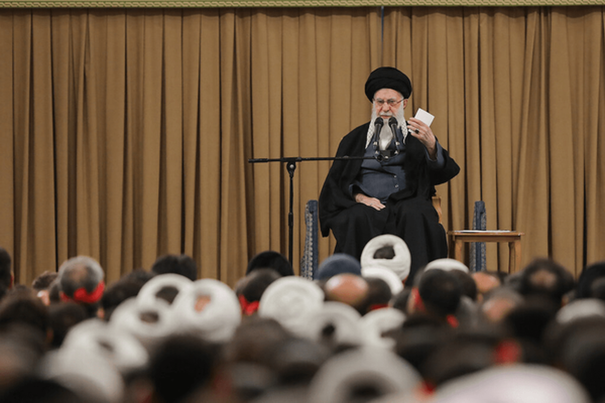 Imam Khamenei: Americans failed in past due to flawed planning, today too they will fail