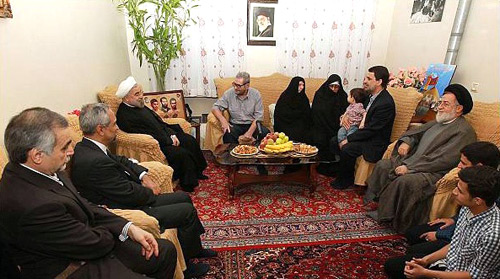 گفتگو با پدر و مادر شهیدان عباس احمد و محمود میر محک گفتگو با پدر و مادر شهیدان عباس احمد و محمود میر محک