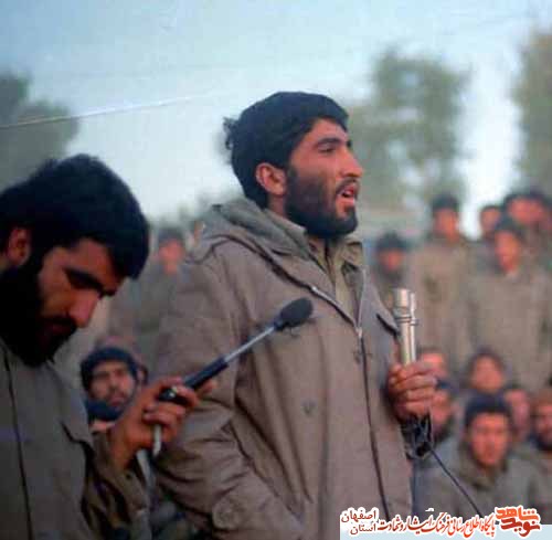 هشت سال جنگ، هشت شب هم نجفآباد نبود...!+از کودکی تا شهادت «حاج احمد» به روایت پسر دوم خانواده «حاج حسن کاظمی نجفآبادی» هشت سال جنگ، هشت شب هم نجفآباد نبود...!+از کودکی تا شهادت «حاج احمد» به روایت پسر دوم خانواده «حاج حسن کاظمی نجفآبادی»