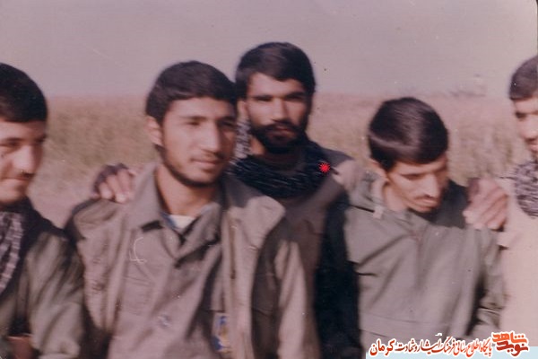 شهید محمود قهری: و با حجاب خودتان مشت محکمی بر دهان آمریکا بزنید