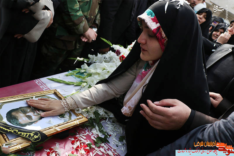 همسر شهید : هنوز هم دلتنگی‌هایم را برای وحید پیامک می‌کنم
