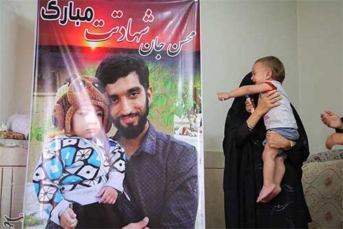 نذرش برای رفتن به سوریه «بوسیدن پای پدر و مادر» بود/ محسن رفت تا شام غریبان دیگری تکرار نشود نذرش برای رفتن به سوریه «بوسیدن پای پدر و مادر» بود/ محسن رفت تا شام غریبان دیگری تکرار نشود