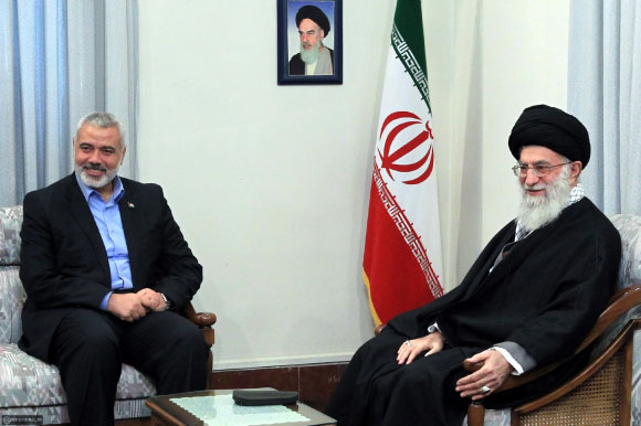 پاسخ رهبر انقلاب به نامه آقای اسماعیل هنیه پاسخ رهبر انقلاب به نامه آقای اسماعیل هنیه