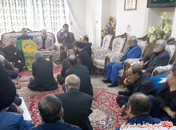 خادمان خورشید خانه ی ام البنین شهر کرمان را نورباران کردند(انتشار 21 بهمن) خادمان خورشید خانه ی ام البنین شهر کرمان را نورباران کردند(انتشار 21 بهمن)