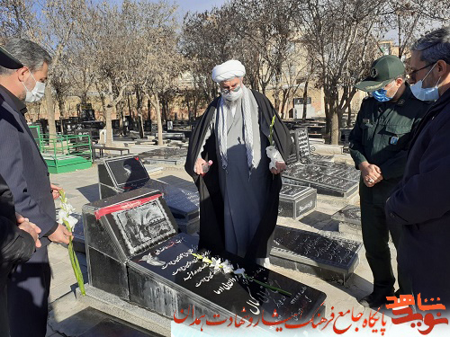 گزارش تصویری|گلزار شهدای بهار غبارروبی و عطرافشانی شد گزارش تصویری|گلزار شهدای بهار غبارروبی و عطرافشانی شد