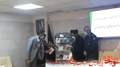 گزارش تصویری| رونمایی از ۲۰ عنوان کتاب دفاع مقدس