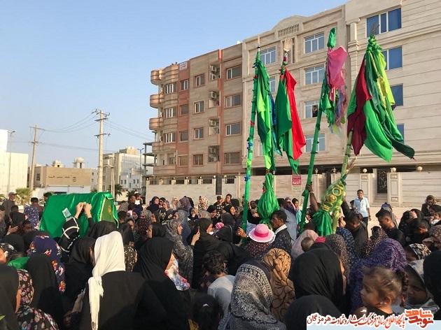 آیین های محرم در هرمزگان / علم شمشیری آیینی کهن در جزیره قشم آیین های محرم در هرمزگان / علم شمشیری آیینی کهن در جزیره قشم