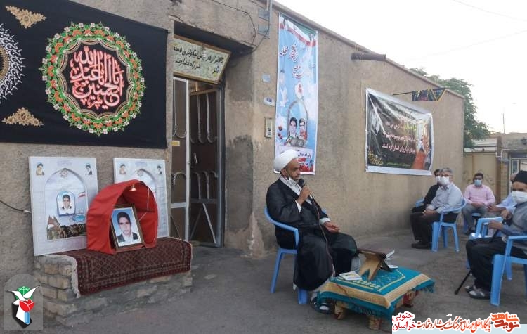 برگزاری یادبود شهیدان ولی ا... اتفاقی و محمدعلی بادپر تحت عنوان «آبروی کوچه ،افتخار محله» برگزاری یادبود شهیدان ولی ا... اتفاقی و محمدعلی بادپر تحت عنوان «آبروی کوچه ،افتخار محله»