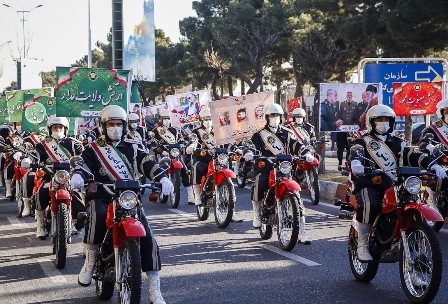 رژه موتوری ارتش در پادگان‌های کرمانشاه برگزار می‌شود