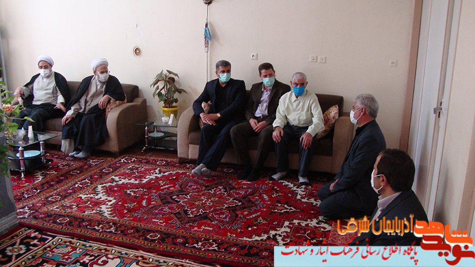 تجليل و تکريم خانواده‌های معظم شهدا وظیفه‌ای ملي است