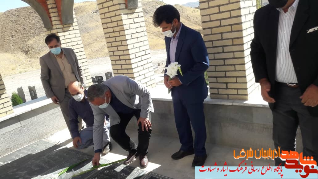 گزارش تصویری| در هفته تعاون، گلزار شهدا بستان آباد غبار روبی شد