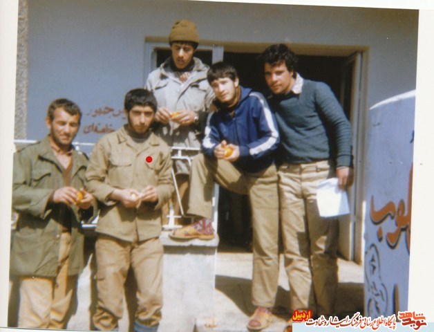 در سنگرها درسهایی می آموزم که هزار برابر ارزنده تر از کلاس علم و دانش است
