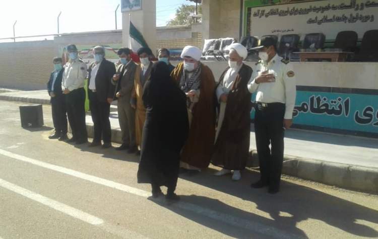 تقدیر از همسر شهید نیروی انتظامی در گرمه