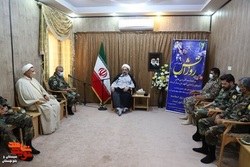 با تقدیم هزاران شهید ارتشی، حتی یک وجب از خاک کشور را به دشمن ندادیم