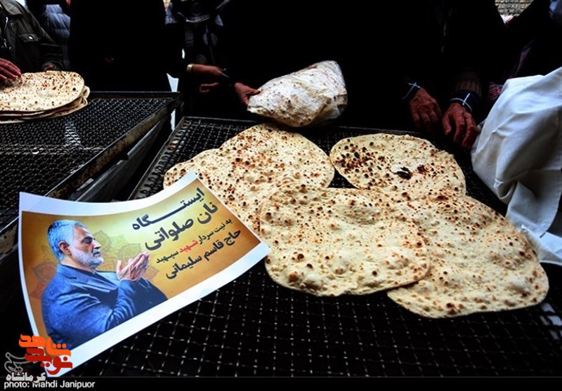 نان صلواتی به نیت شهید سلیمانی در کرمانشاه پخت می‌شود