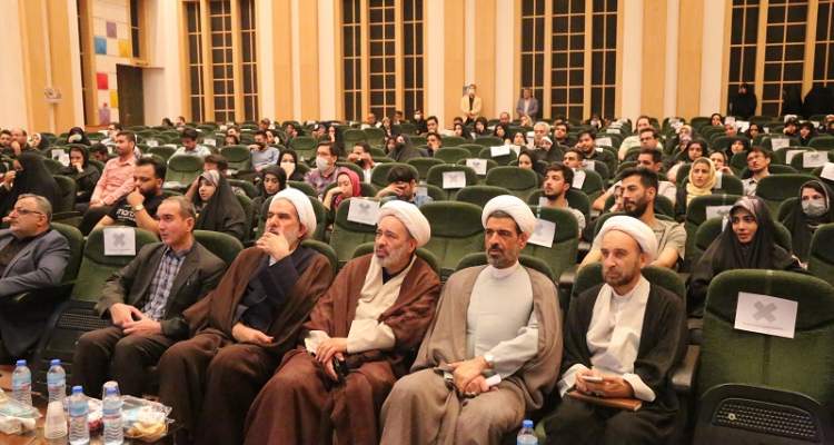 همایش آموزشی جوانه های ایثار در قم برگزار شد