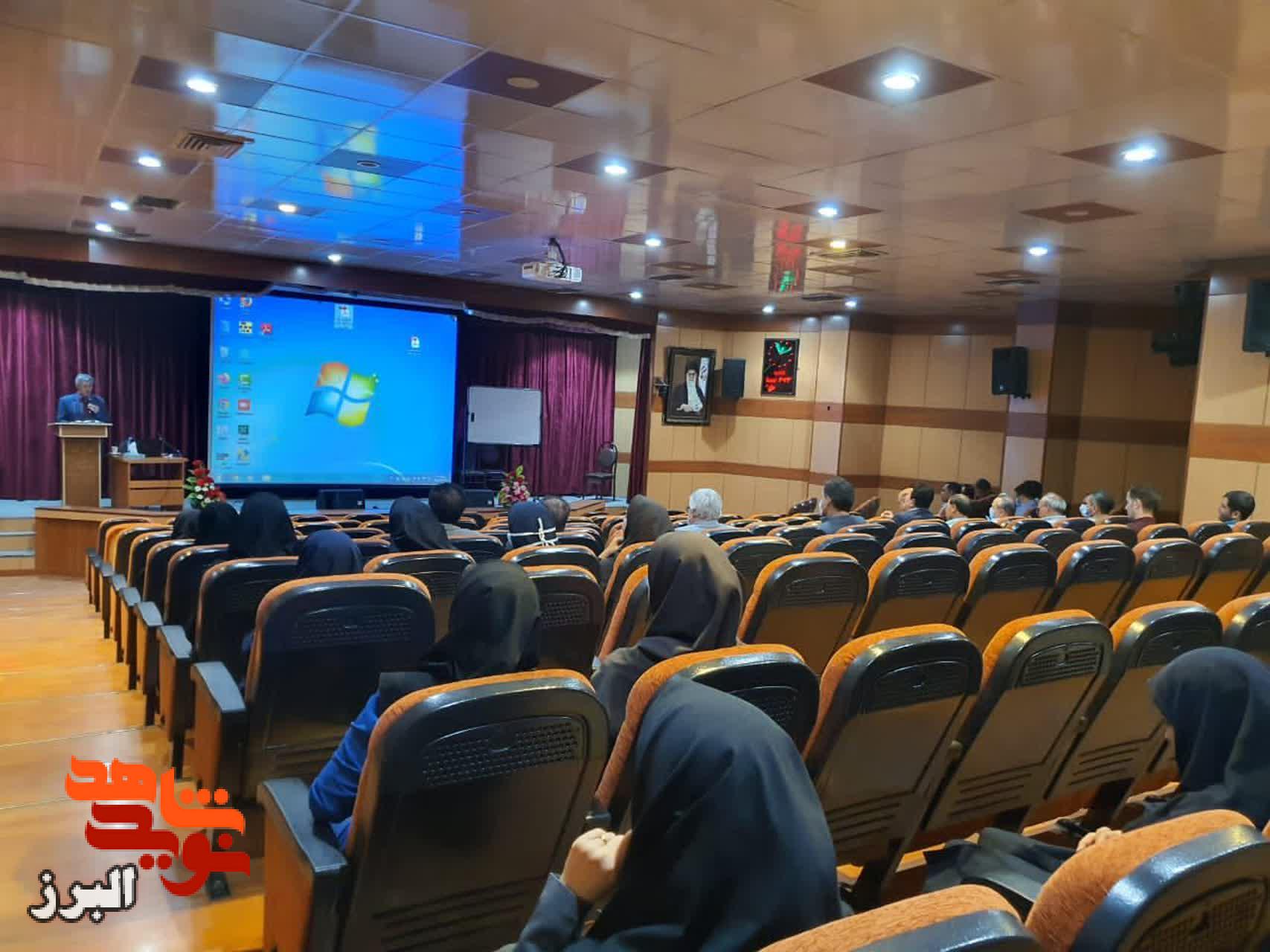 مراسم یادبود مادر شهیدان بایمانی در کرج برگزار شد
