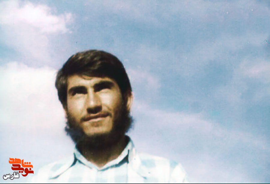 سنگری پشت خاکريز