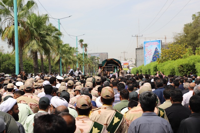 تشییع پیکر مطهر شهید «مسعود پرکاس» در بندرعباس تشییع پیکر مطهر شهید «مسعود پرکاس» در بندرعباس