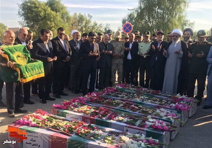 استقبال با شکوه مردم بوشهر از ۵ شهید گمنام دفاع مقدس