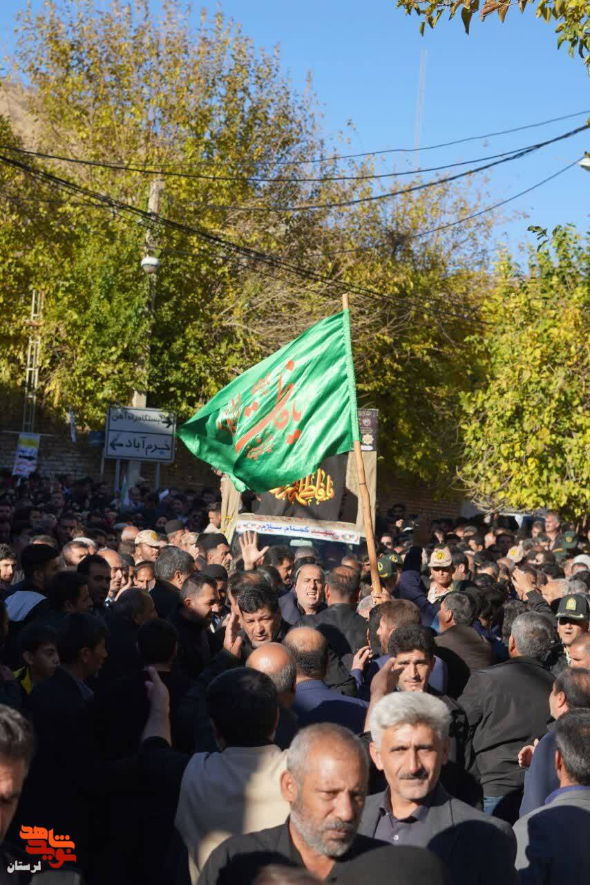 گزارش تصویری/سنگ تمام گذاشتن مردم وفادار سپید دشت در تشییع لاله های فاطمی