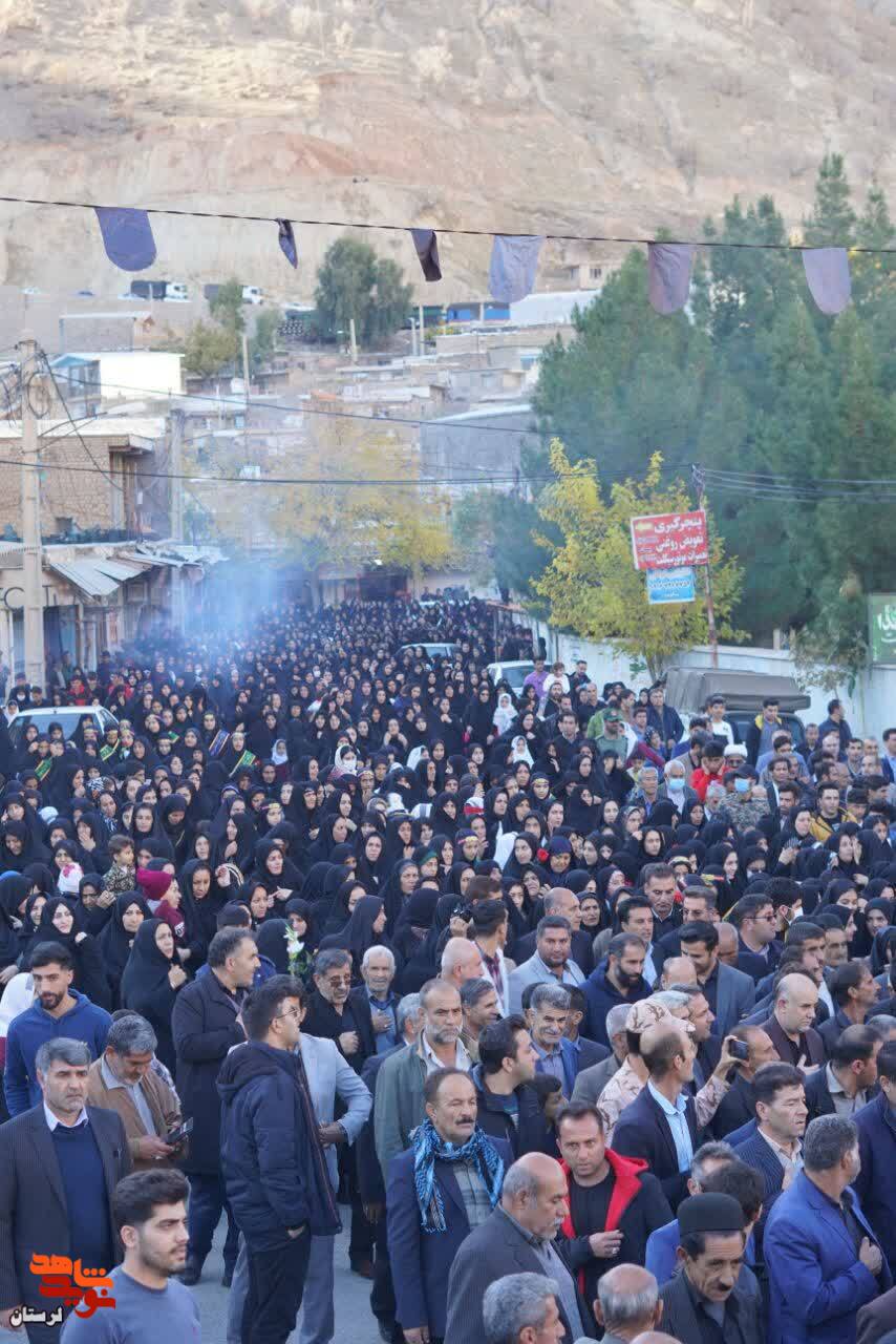 گزارش تصویری/سنگ تمام گذاشتن مردم وفادار سپید دشت در تشییع لاله های فاطمی