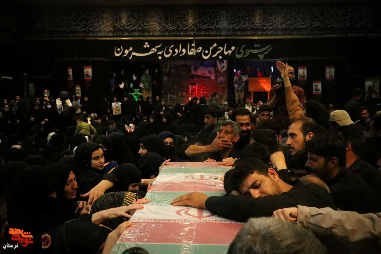 مراسم شبی با شهدا در بروجرد برگزار شد
