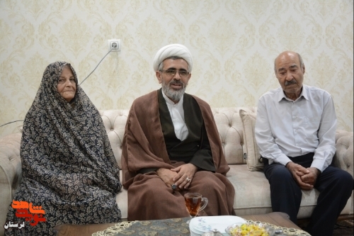 مدیرکل بنیاد شهید لرستان از مادر شهید «حسین جوانمرد» تجلیل کرد