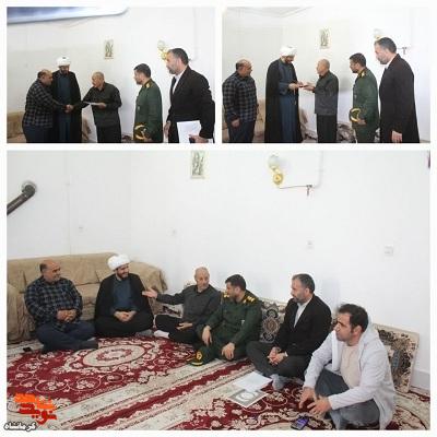 تجلیل مسئولان قصرشیرین از دو جانباز دفاع مقدس در طرح «علمداران حماسه»