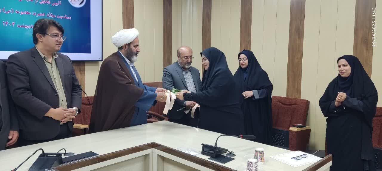 گزارش تصویری/تجلیل از دختران نخبه شاهد به مناسبت روز دختر