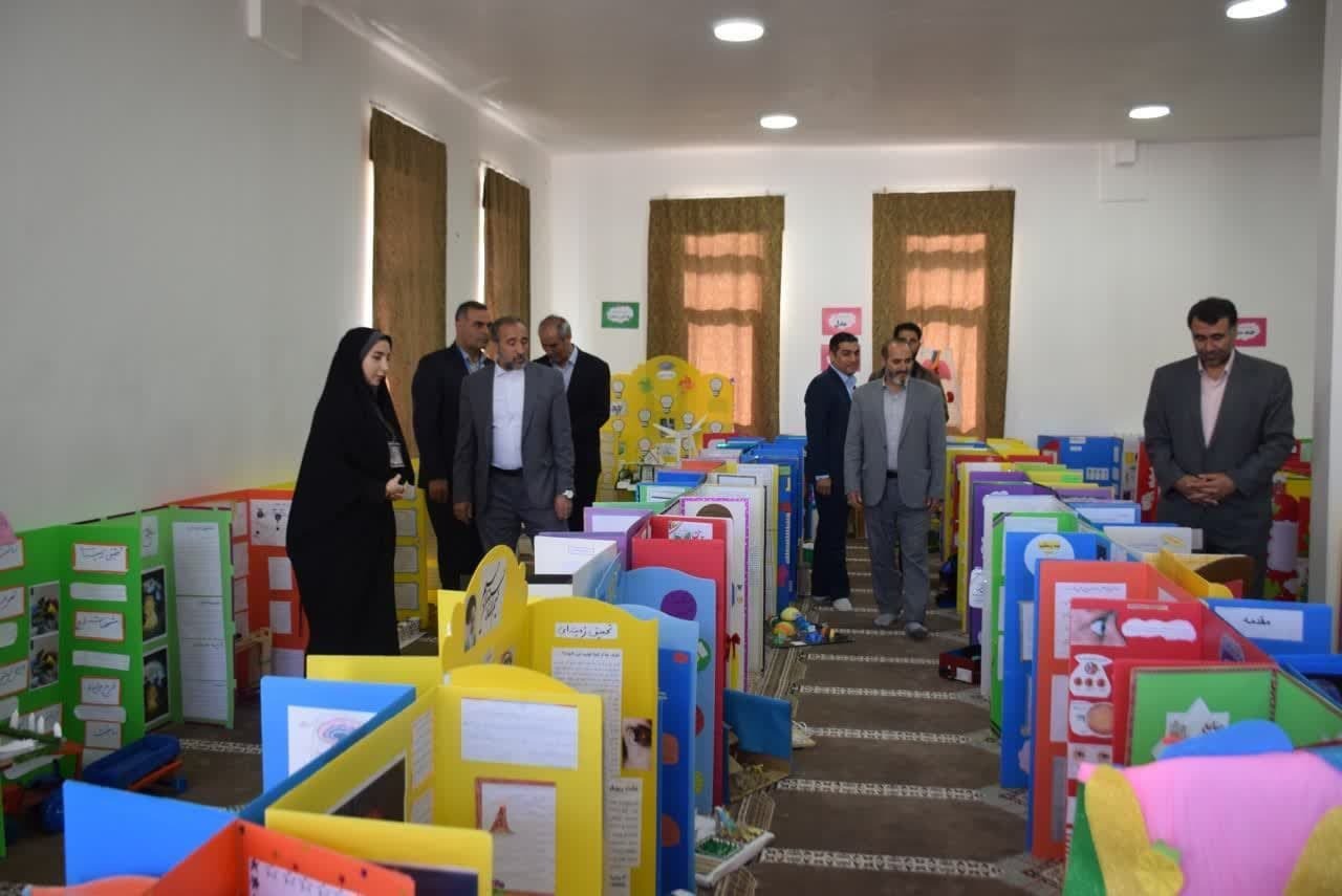 دیدار  فرماندار و ریاست بنیاد شهید و امورایثارگران  میاندوآب  از مدارس شاهد