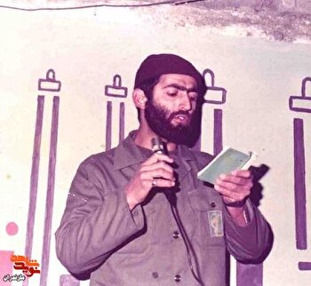 با اشعار حماسی و نوحه سرایی، روحیه معنوی رزمندگان اسلام را تقویت می‌نمود