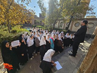 بازدید دانش‌آموزان دبستان دخترانه شهید فاتحی از موزه شهدای اردبیل