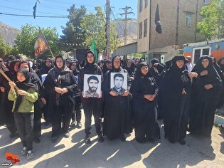 حضور گسترده بانوان دالاهو در مراسم وداع با رهبر...