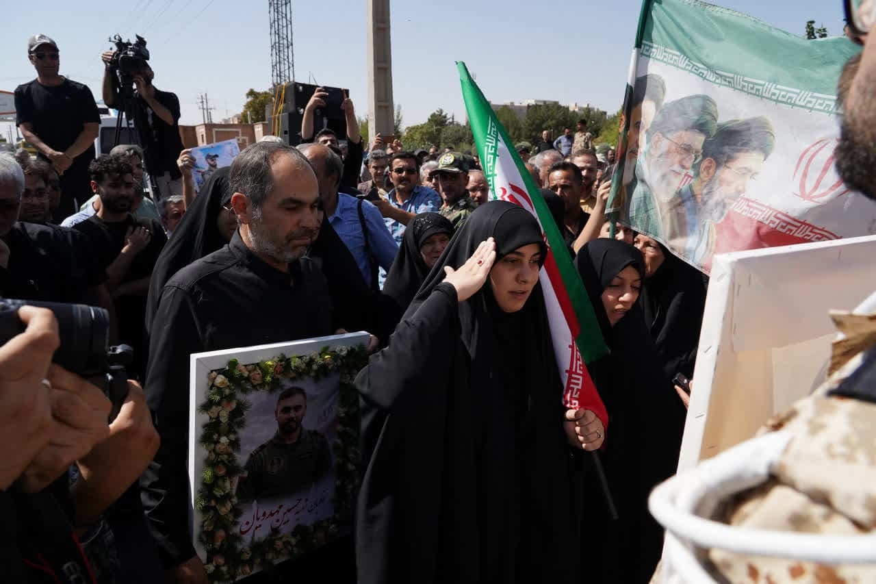 گزارش تصویری | مراسم استقبال از پیکر مطهر خلبان «حسین مهدویان»