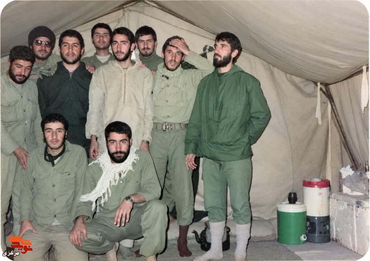 قاب رفاقت در بحبوحه والفجر ۴؛ فرمانده و چهار شهید گردان علیبنابیطالب(ع) کنار رودخانه شیلر قاب رفاقت در بحبوحه والفجر ۴؛ فرمانده و چهار شهید گردان علیبنابیطالب(ع) کنار رودخانه شیلر