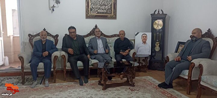 تجلیل نماینده کرمانشاه و مدیرکل بنیاد شهید از صبر و استقامت خانواده شهید...
