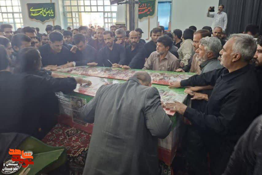 مراسم وداع و تشییع پیکر مطهر دو شهید مدافع امنیت در زاهدان برگزار شد