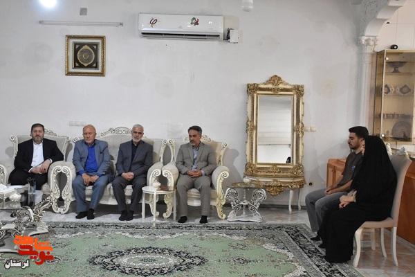 دیدار مدیرکل بنیاد شهید و امور ایثارگران لرستان با خانواده شهید والامقام«حسین بیرانوند»
