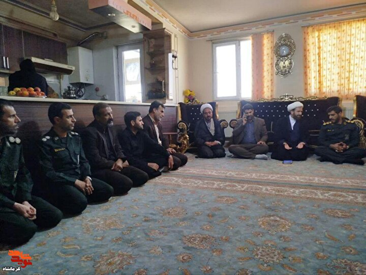مسئولین شهرستان سنقروکلیایی با خانواده‌های شهیدان «حاجیان و پروینی» دیدار...