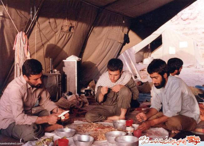 سد دز دزفول - 1363 . نفر سمت راست: شهید اکبر محمدی