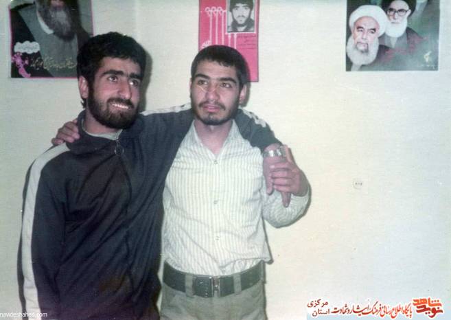 از چپ: شهید اکبر محمدی - رضا حمزه لو