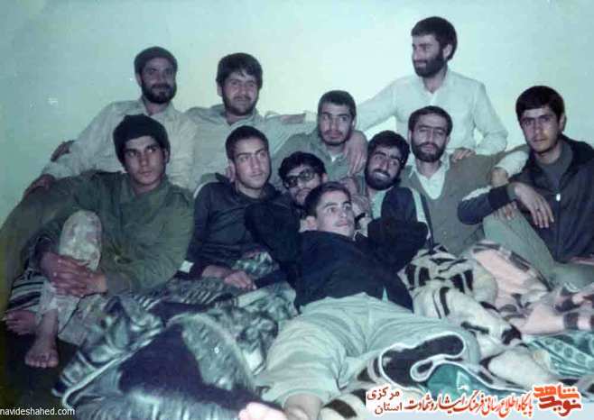 از چپ: محمدرضا تقوایی تبار - شهید منصور سبزی - شهید ایرج نیکچه - خانمحمدی - شهید اکبر محمدی - رضا حمزه لو - محمد عسکری - اسدالله سوسن آبادی - حمید ابراهیمی