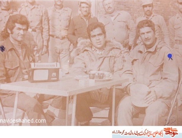 شهید ناصر پشته کشی- سمت راست- نفراول