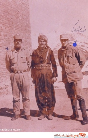 شهید ناصر پشته کشی- سمت راست- نفر اول