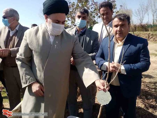 طرح نهال‌های جاودان در شهرستان بهارستان